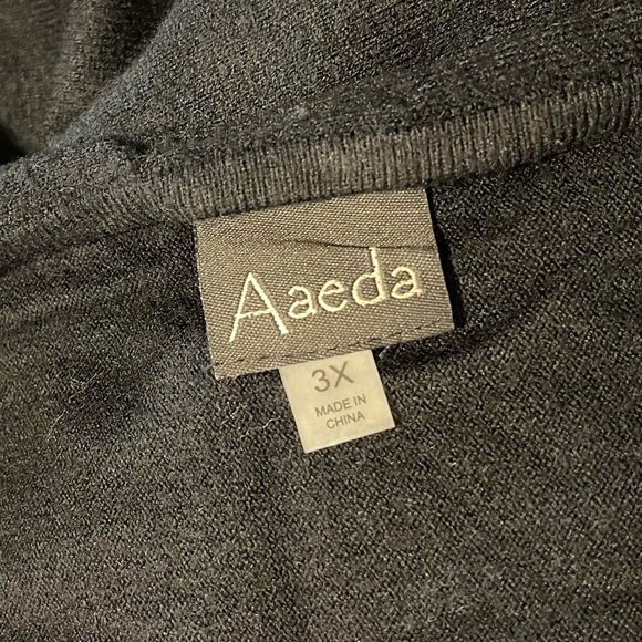 🔥Black nice sweater Aaeda Sz 3X - Picture 3 of 4